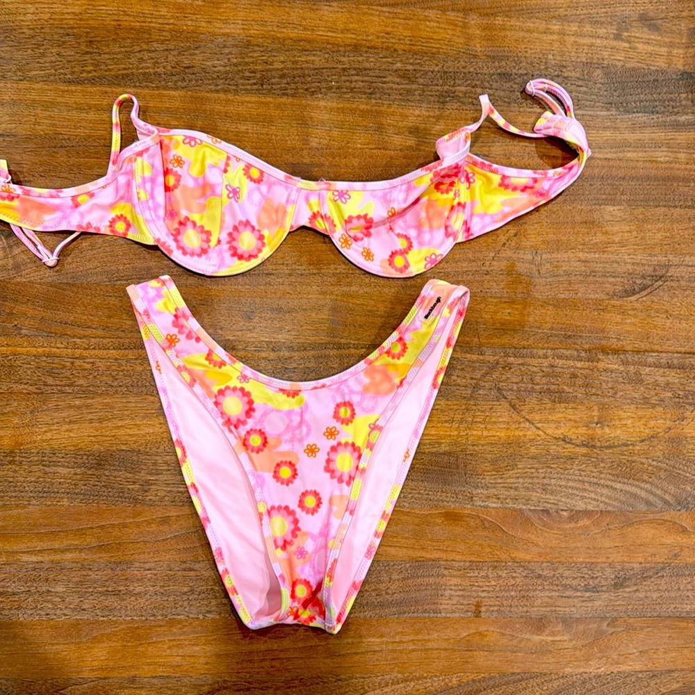 Blackbough bikini, L top, M bottom
